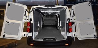 01_Hliniková podlaha a nové obloženie PEUGEOT Expert